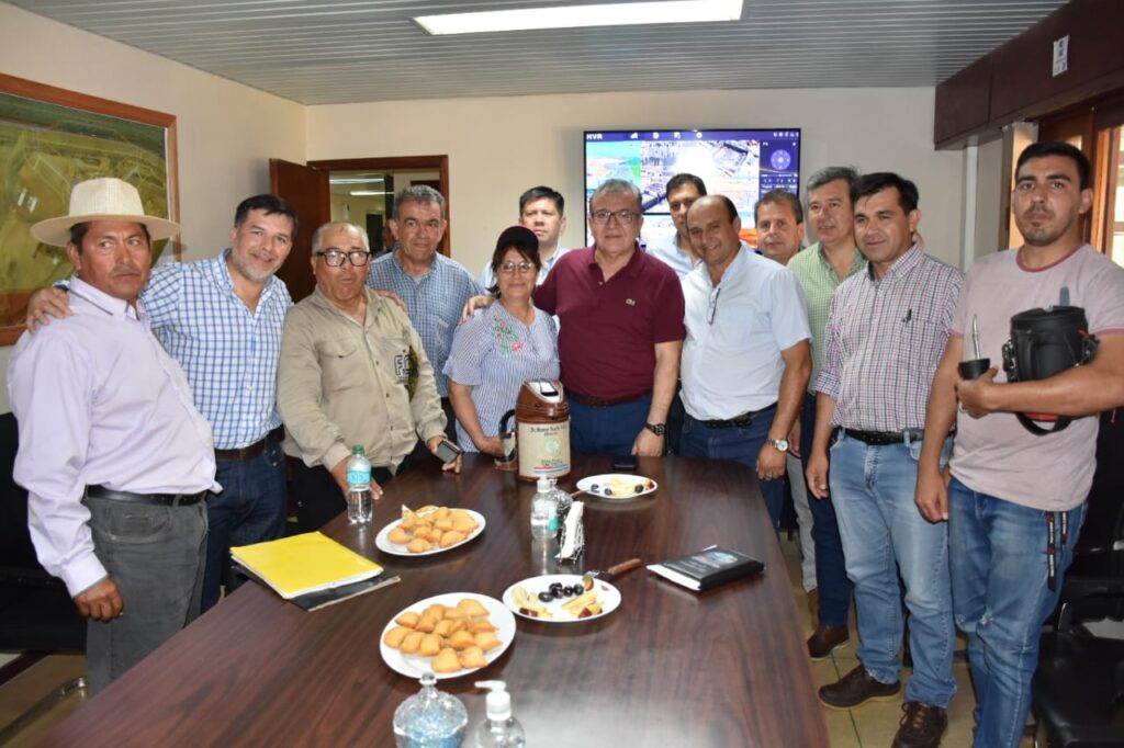 Director de Yacyretá se reunió con autoridades y comisiones de San Cosme y San Damián