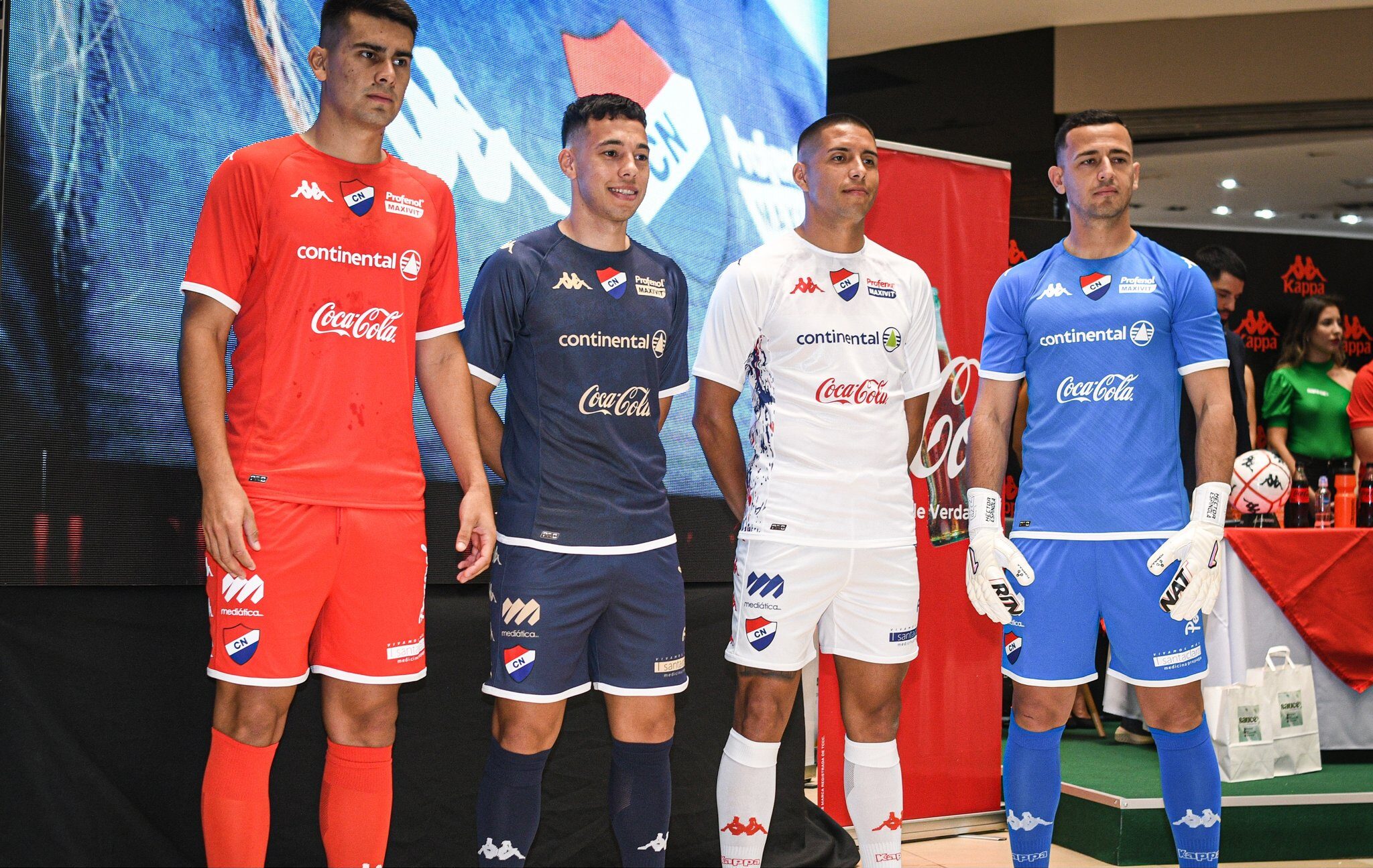 Kappa y el Club Nacional presentaron las indumentarias del Tricolor en medio de gran expectativa