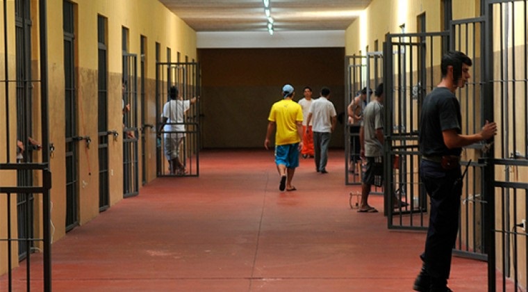 Víctor Ríos: “Las cárceles se han convertido en mesas de trabajo del crimen organizado”