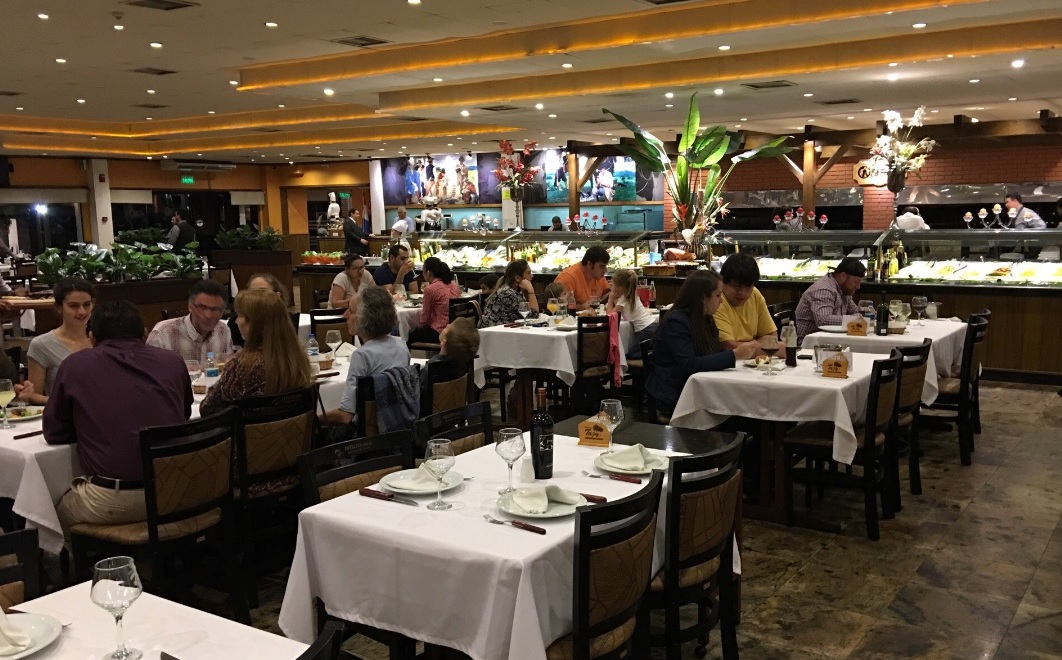Sector gastronómico cerró un 2022 “súper positivo” con afluencia de clientes, pero lamenta que ganancias sean menores