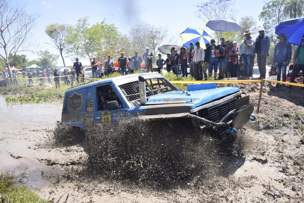 Todo el gran show de las poderosas camionetas todoterreno llegan a la ciudad de Altos