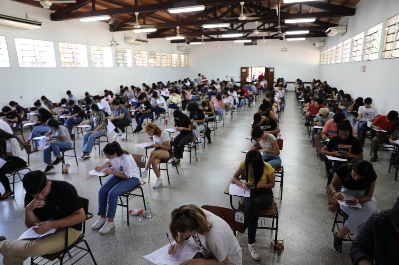 Un 85% de participación hubo en el examen para aplicar a las becas Itaipu 2023
