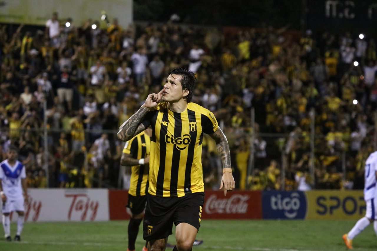 Santander afirma que se debe “vender más” para tener jugadores paraguayos en las principales ligas