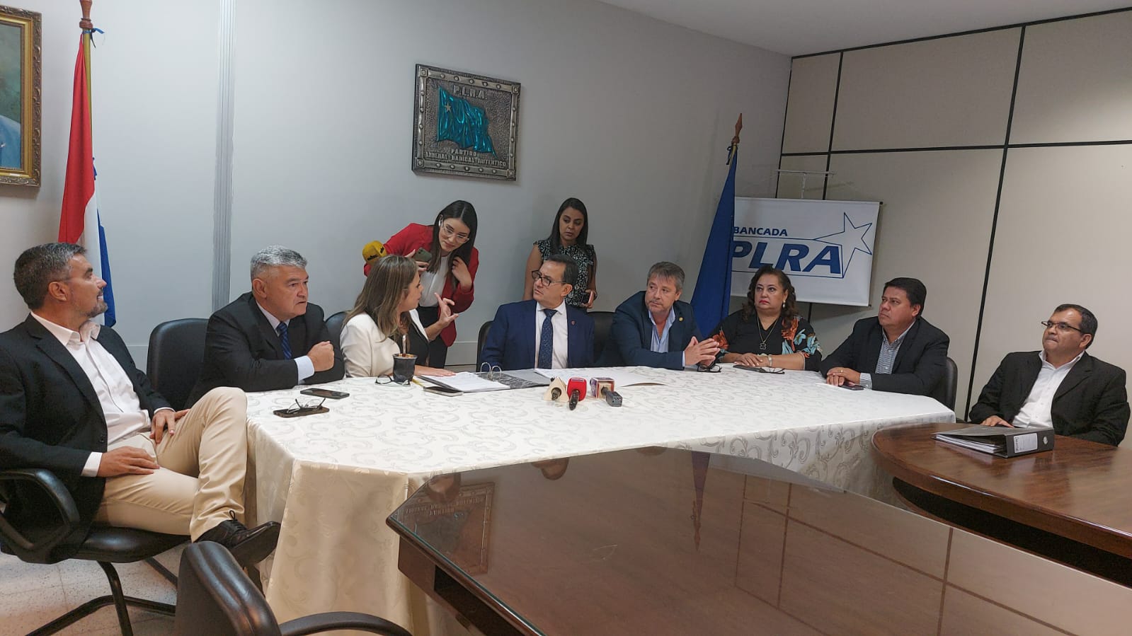 Diputados presentan libelo acusatorio contra Jorge Bogarín Alfonso