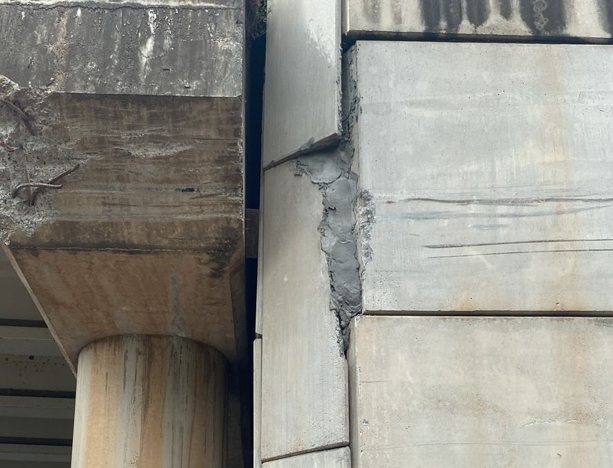 Denuncian que técnicos del MOPC sellaron agujero en viaducto Semidei “con un poco de mezcla”