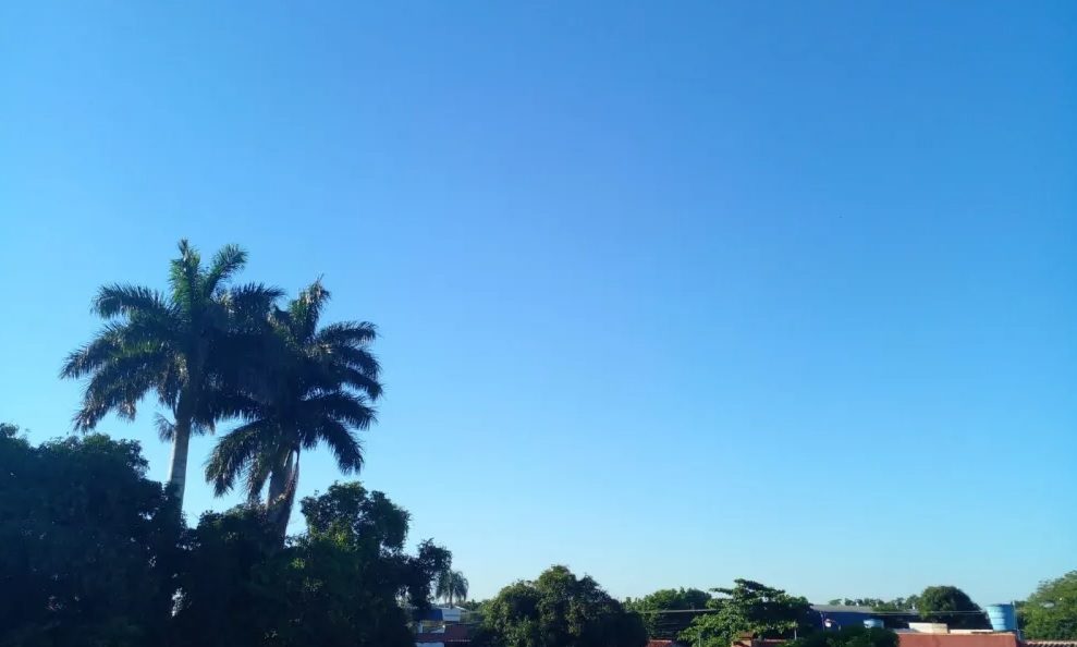 Anuncian viernes fresco a cálido y soleado