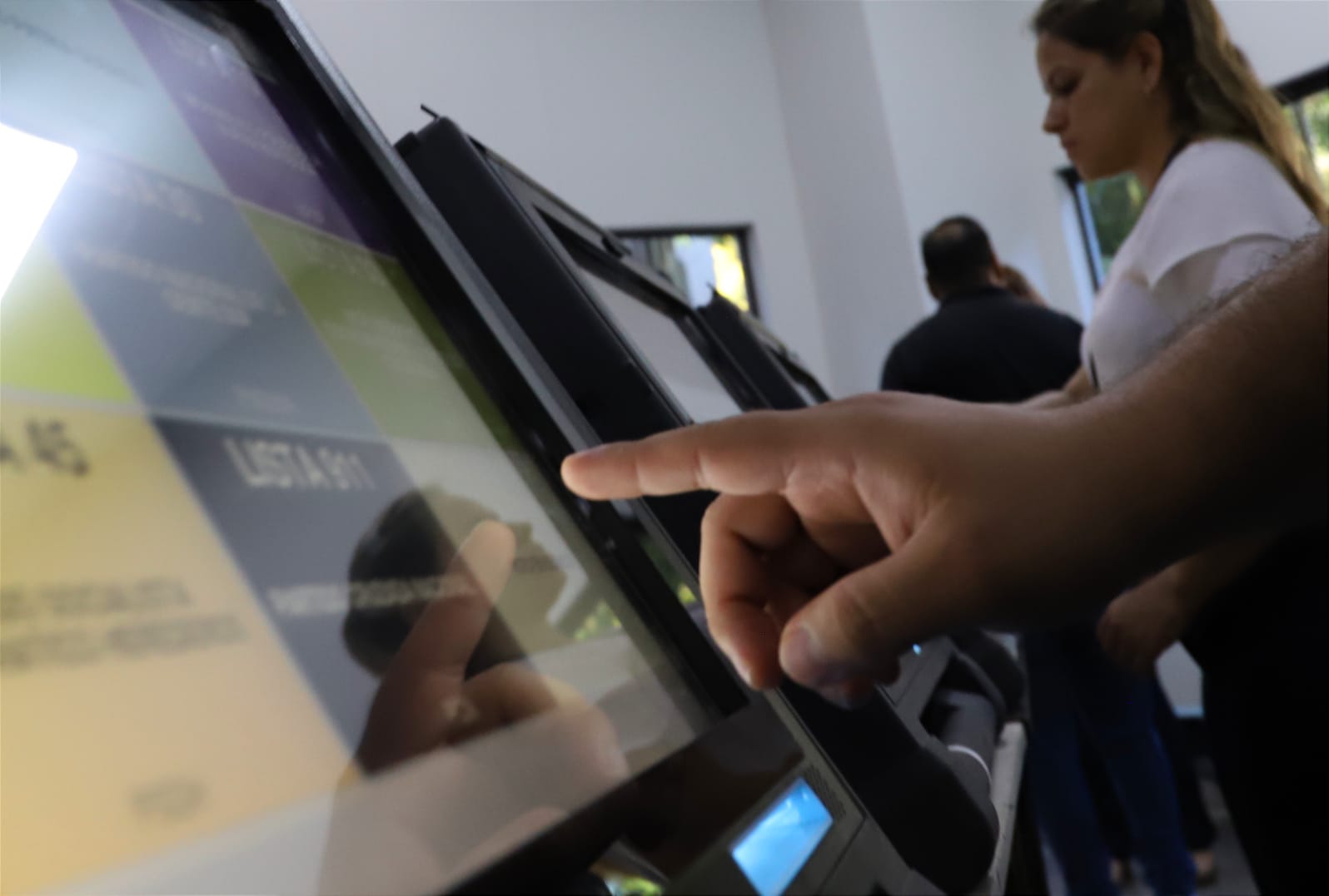 Ministerio insta a otorgar licencia a trabajadores para votar y evitar sanciones