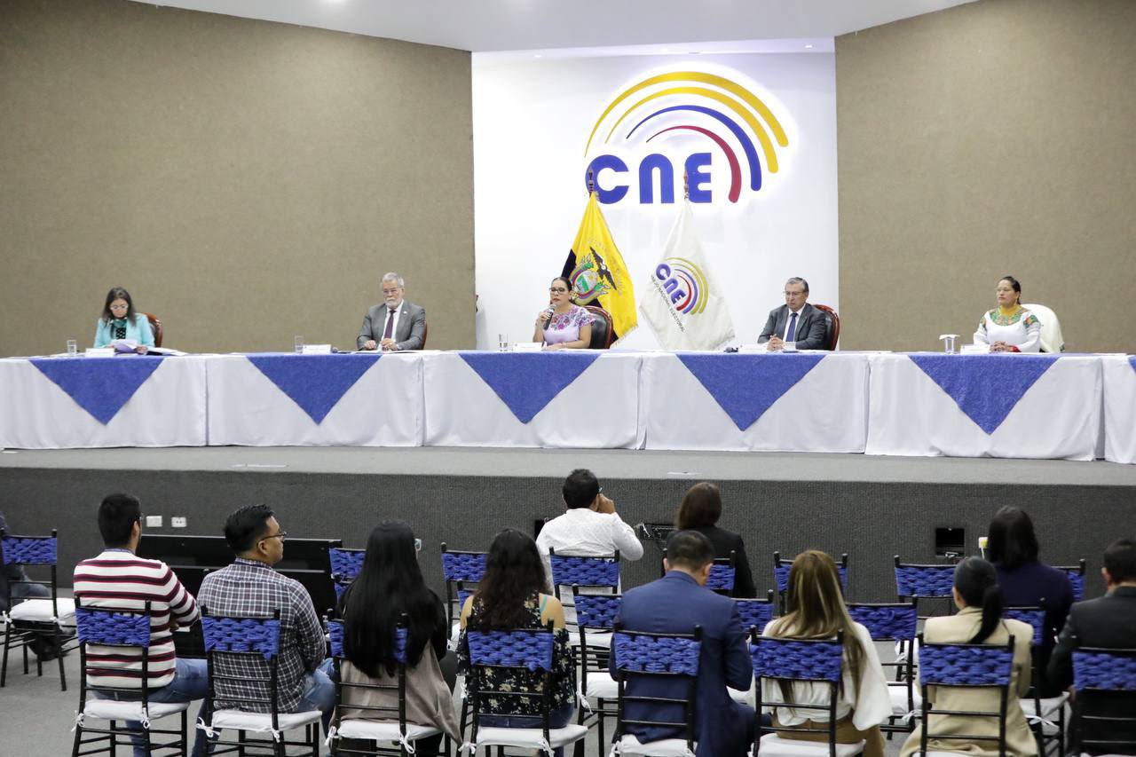 Consejo electoral de Ecuador pide unificar las presidenciales