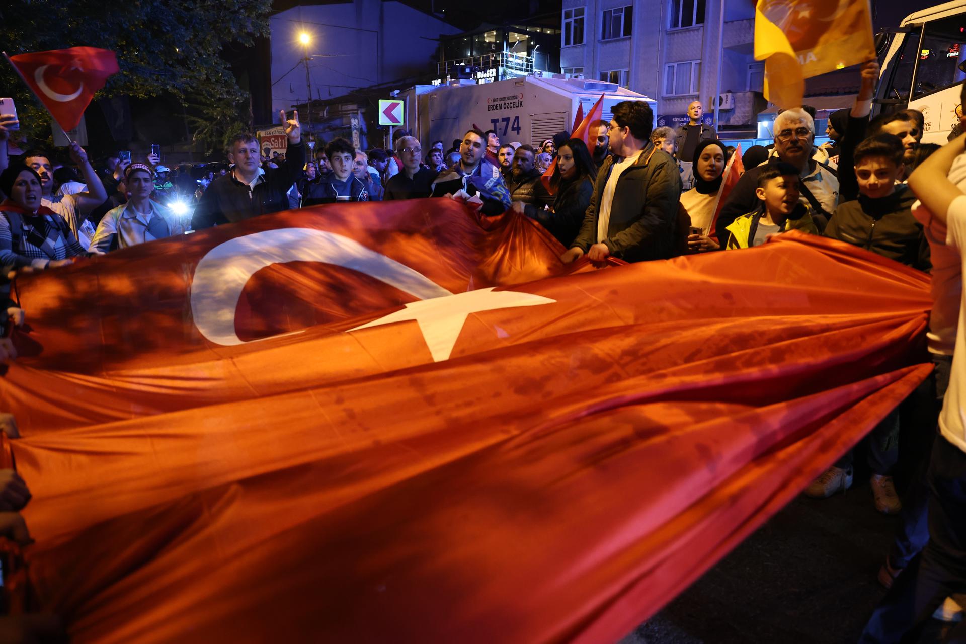 Turquía se encamina a segunda vuelta en elección presidencial