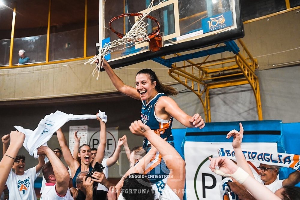 Baloncesto: La extraordinaria basquetbolista paraguaya Paola Ferrari se consagra una vez más campeona en Europa
