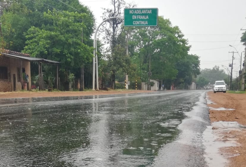 Anuncian jueves fresco a cálido y lluvias dispersas