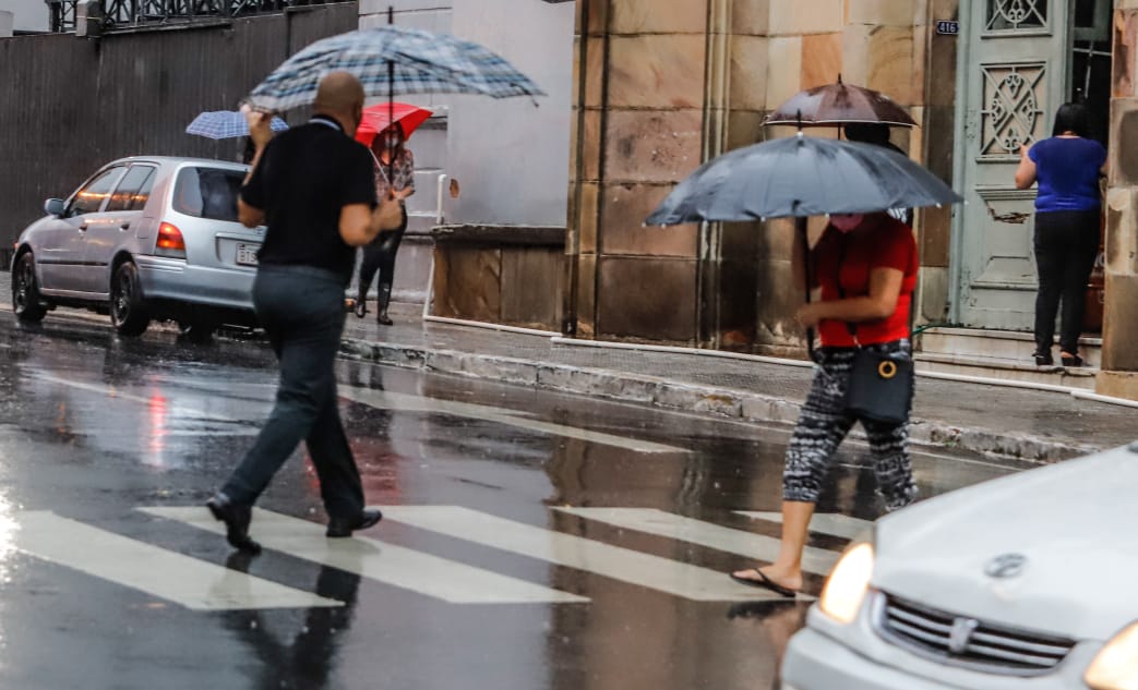 Martes con lluvia y tormentas eléctricas