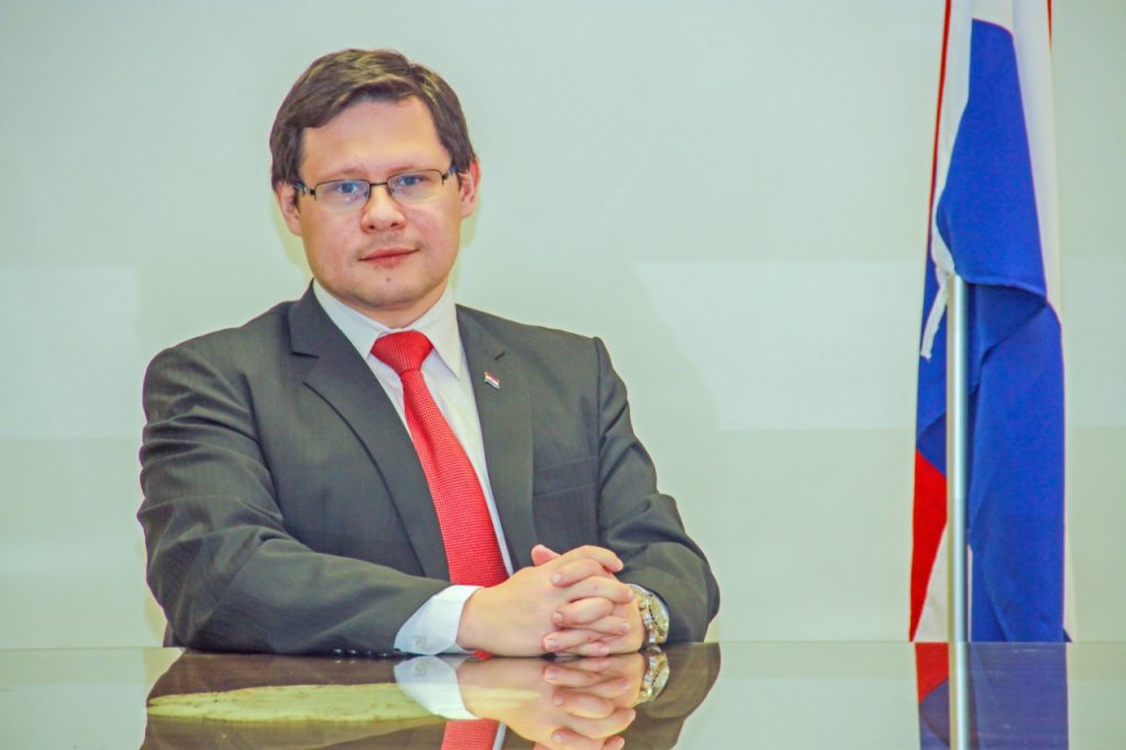 Proyecto de fusión entre Aduana y Tributación es interesante según viceministro de SET