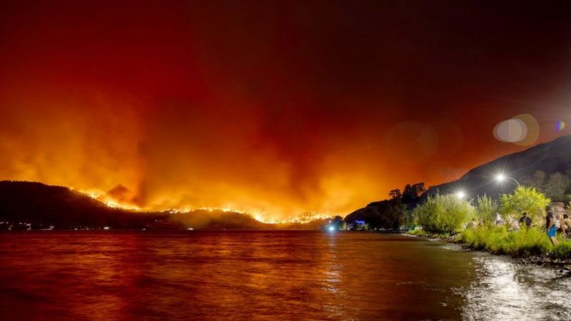 Incendio en Canadá provoca evacuación de unos 15.000 hogares