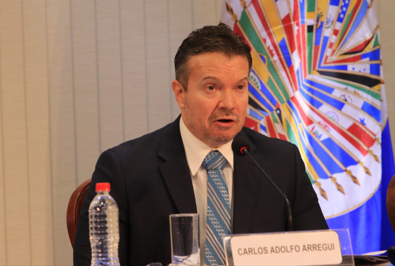 Carlos Arregui denuncia destitución “arbitraria” del BNF