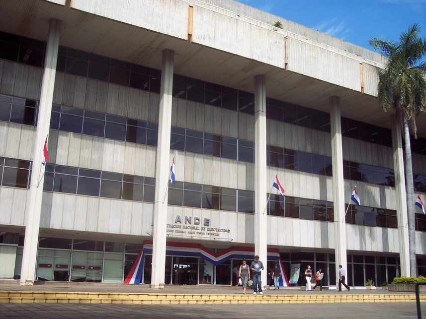Presidente de ANDE: “Se va a presentar una tarifa horaria que se pueda aprovechar mejor”