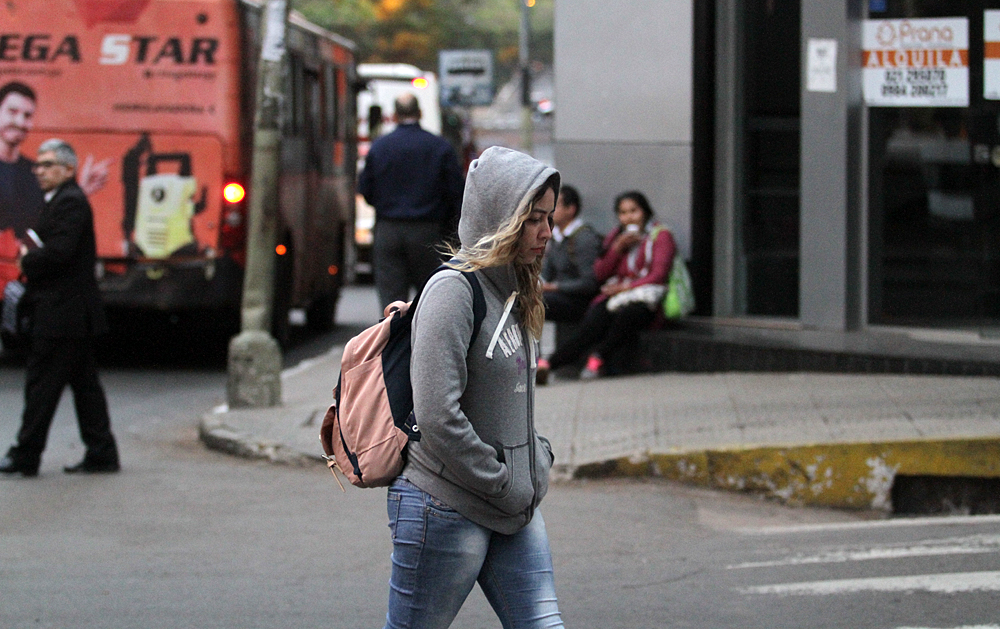 Ambiente fresco con probabilidad de lluvia se mantiene este martes