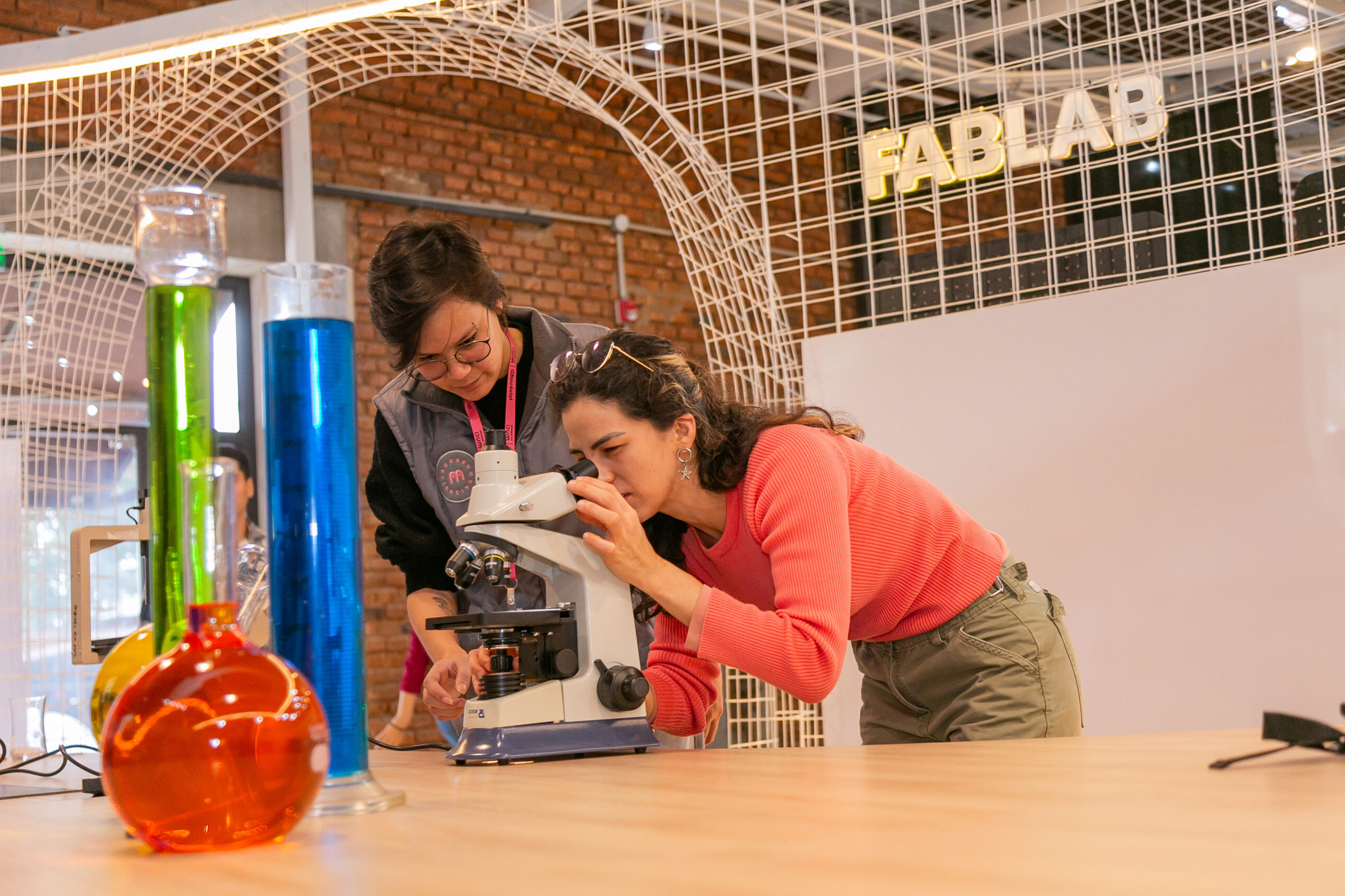  “Superbacterias: La batalla de nuestras vidas”, una nueva exhibición interactiva de MuCi en el TatakuaLab