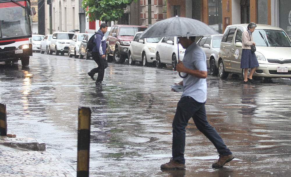 Clima fresco con lluvias prosigue en el país