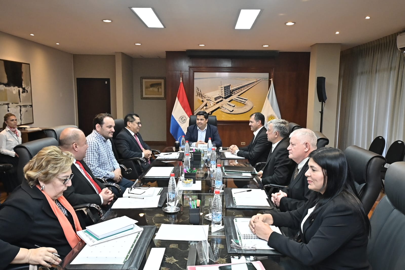 EBY instala mesa de trabajo para optimizar ayuda social al Gobierno