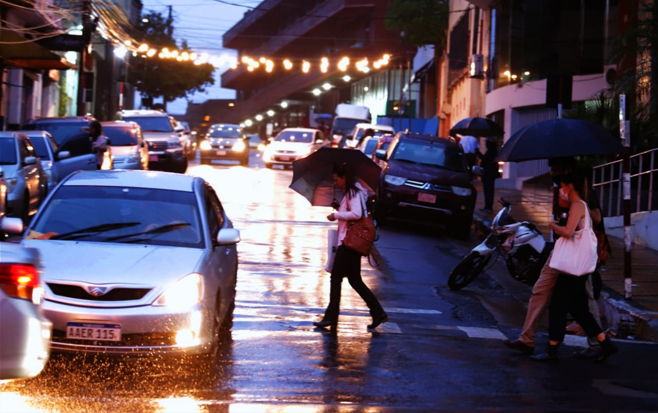 Viernes cálido con tormentas eléctricas