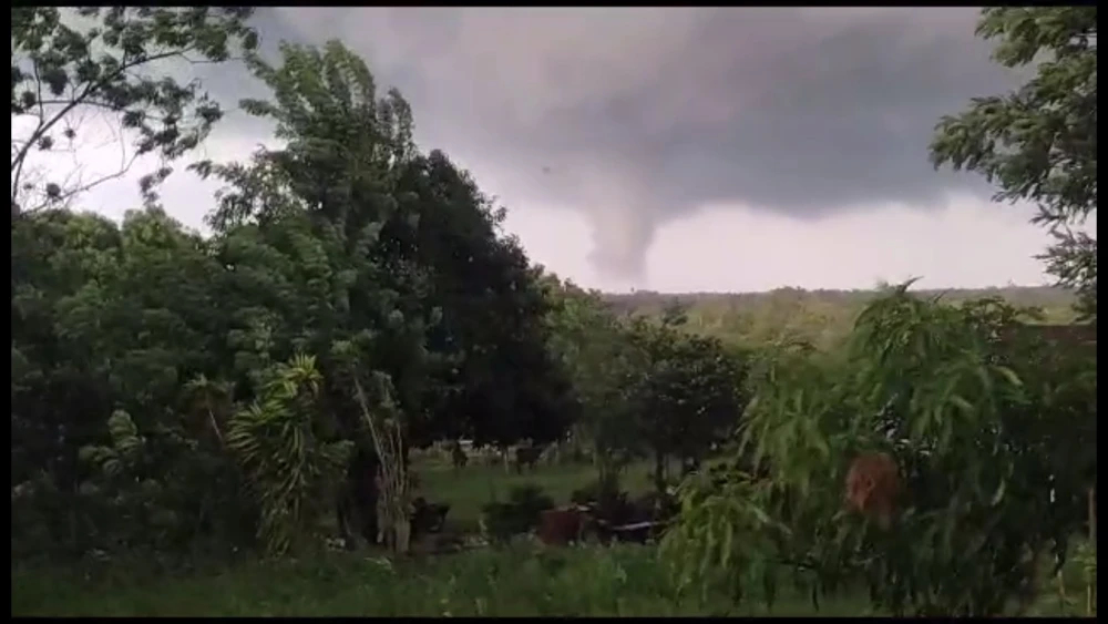 Sigue estado de emergencia por torbellino en Guaicá