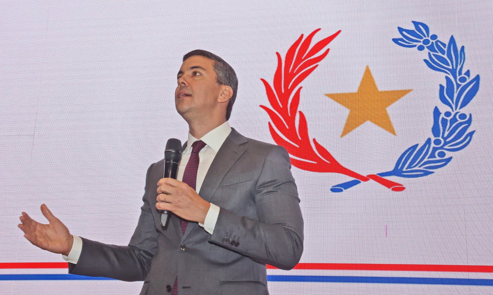 Paraguay tiene potencial para ser líder mundial en desarrollo sostenible, resalta Peña