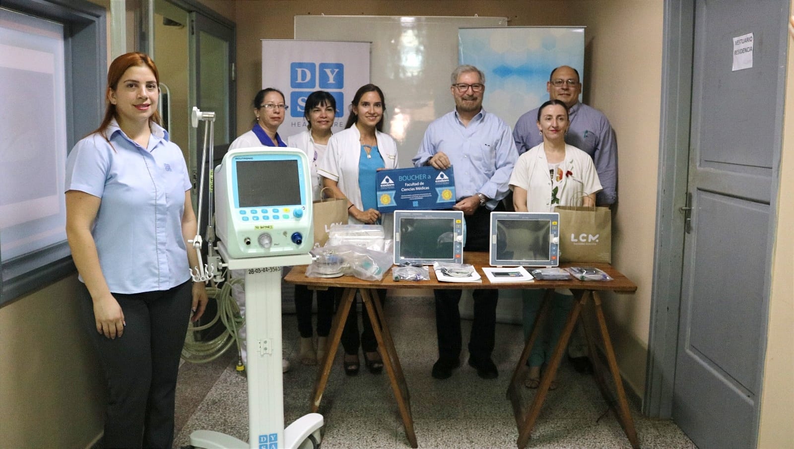 Acto de entrega de donación por la recaudación de entradas de Cadam Motor Show