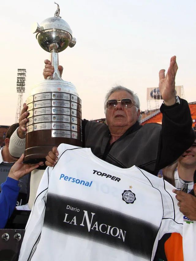 El adiós de un Grande: Familiares, hinchas y leyendas del fútbol dieron “el último adiós” a Osvaldo Dominguez Dibb