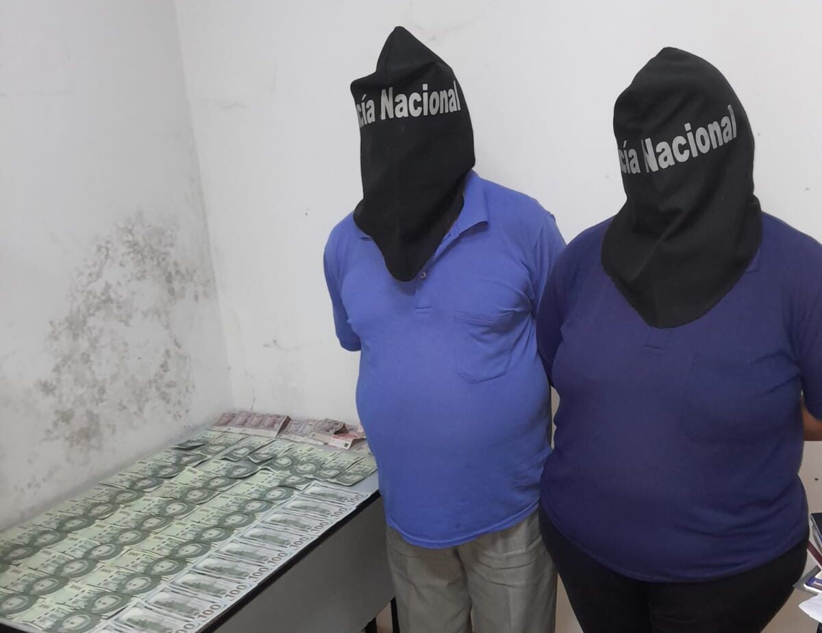 Empleada roba 50.000 USD, y compra dos vehículos