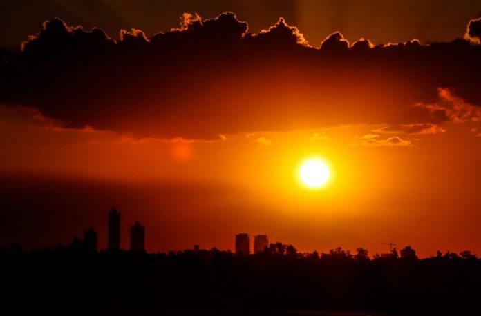 Jornada calurosa con lluvias, se presentará hoy