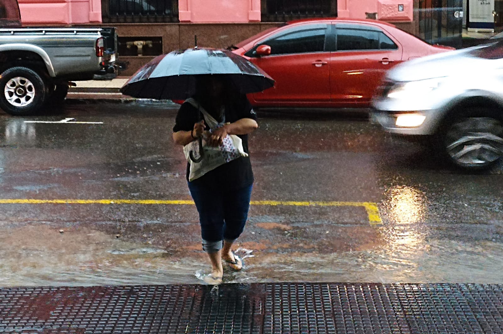 Meteorología anuncia jornada calurosa con chaparrones