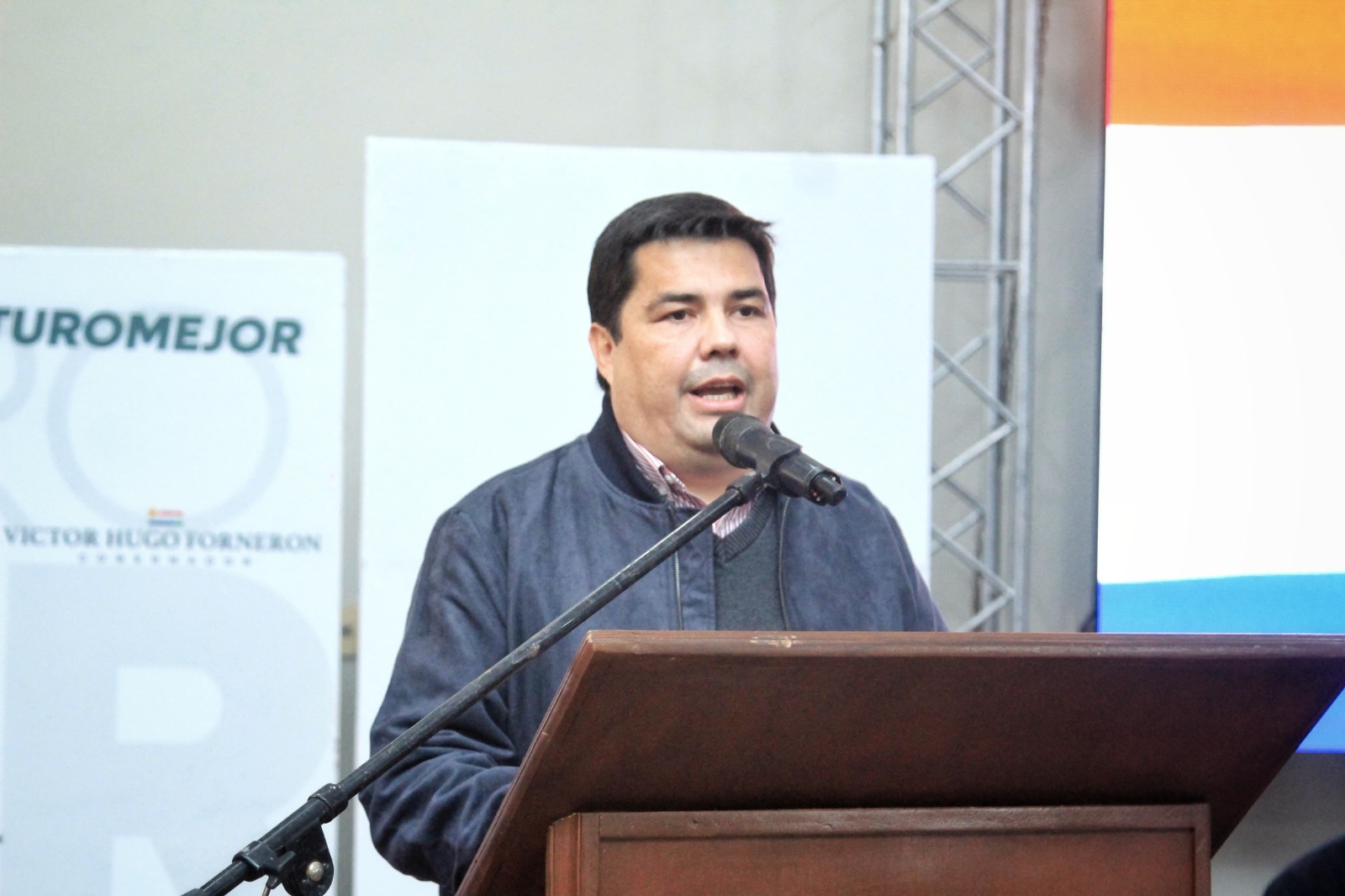 EBY entregó 708 becas en Ñeembucú