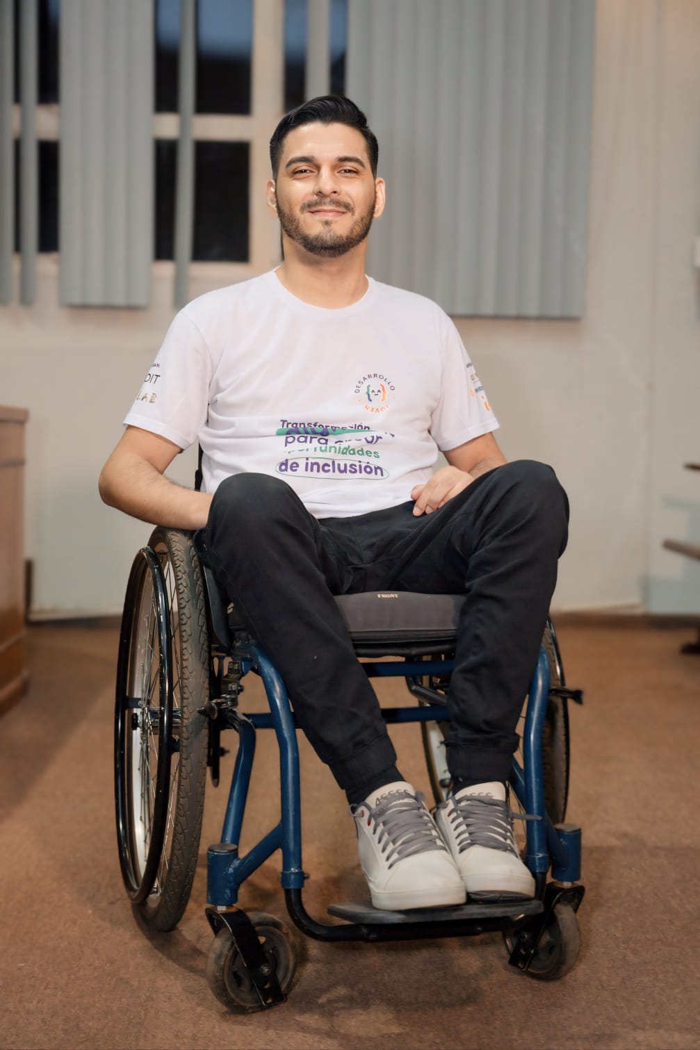 Joven con discapacidad del interior del país consigue empleo y un futuro gracias a la tecnología