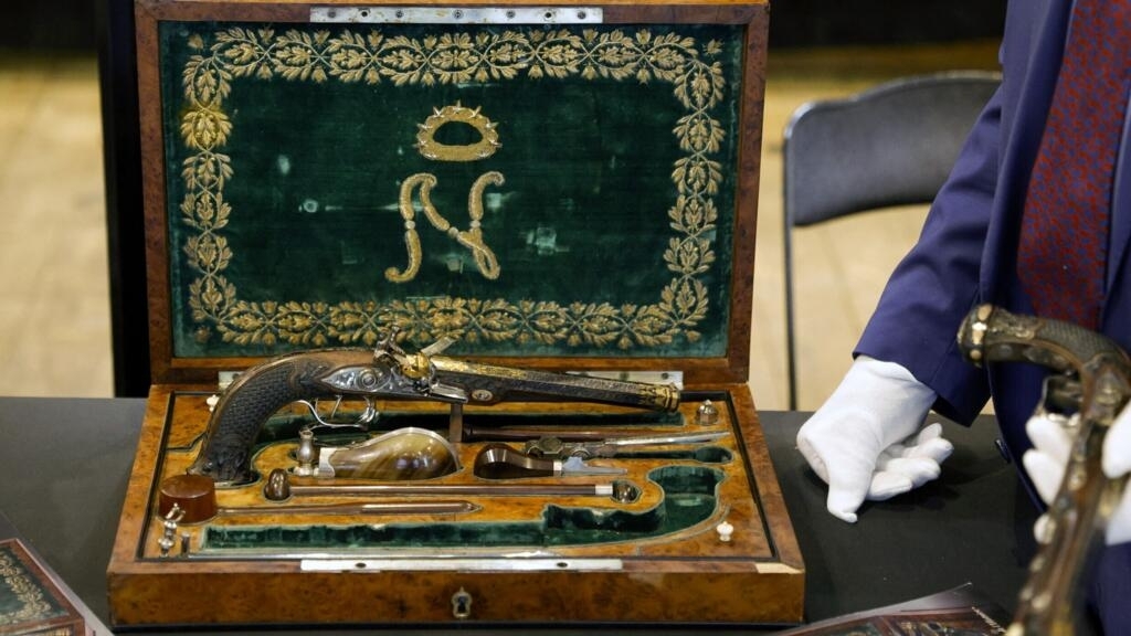 Vendieron pistolas de oro y plata de Napoleón por USD 1,83 millones