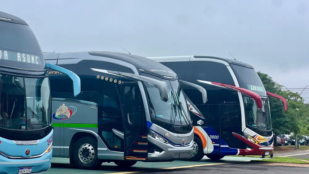 Presentan 22 buses 0 km para sector privado