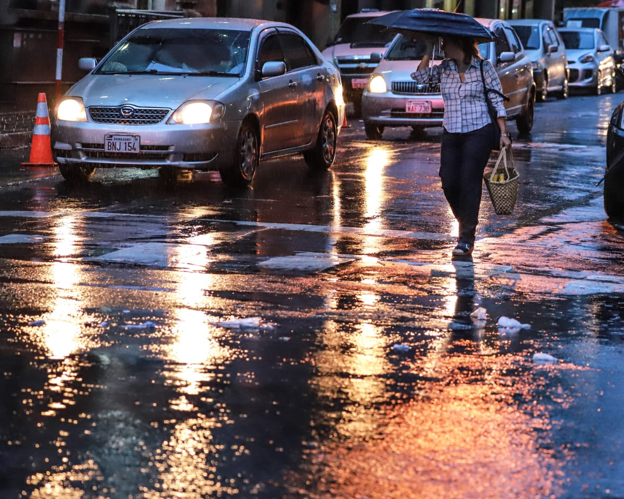 Meteorología anuncia día caluroso con probables lluvias