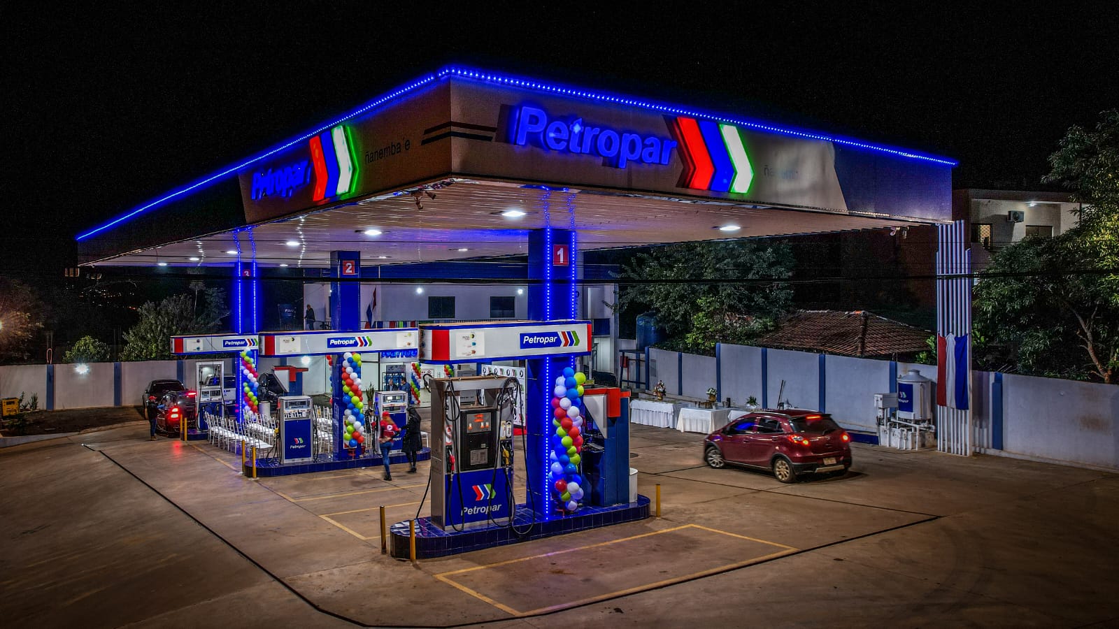 Gobierno anuncia reducción de precio de combustible