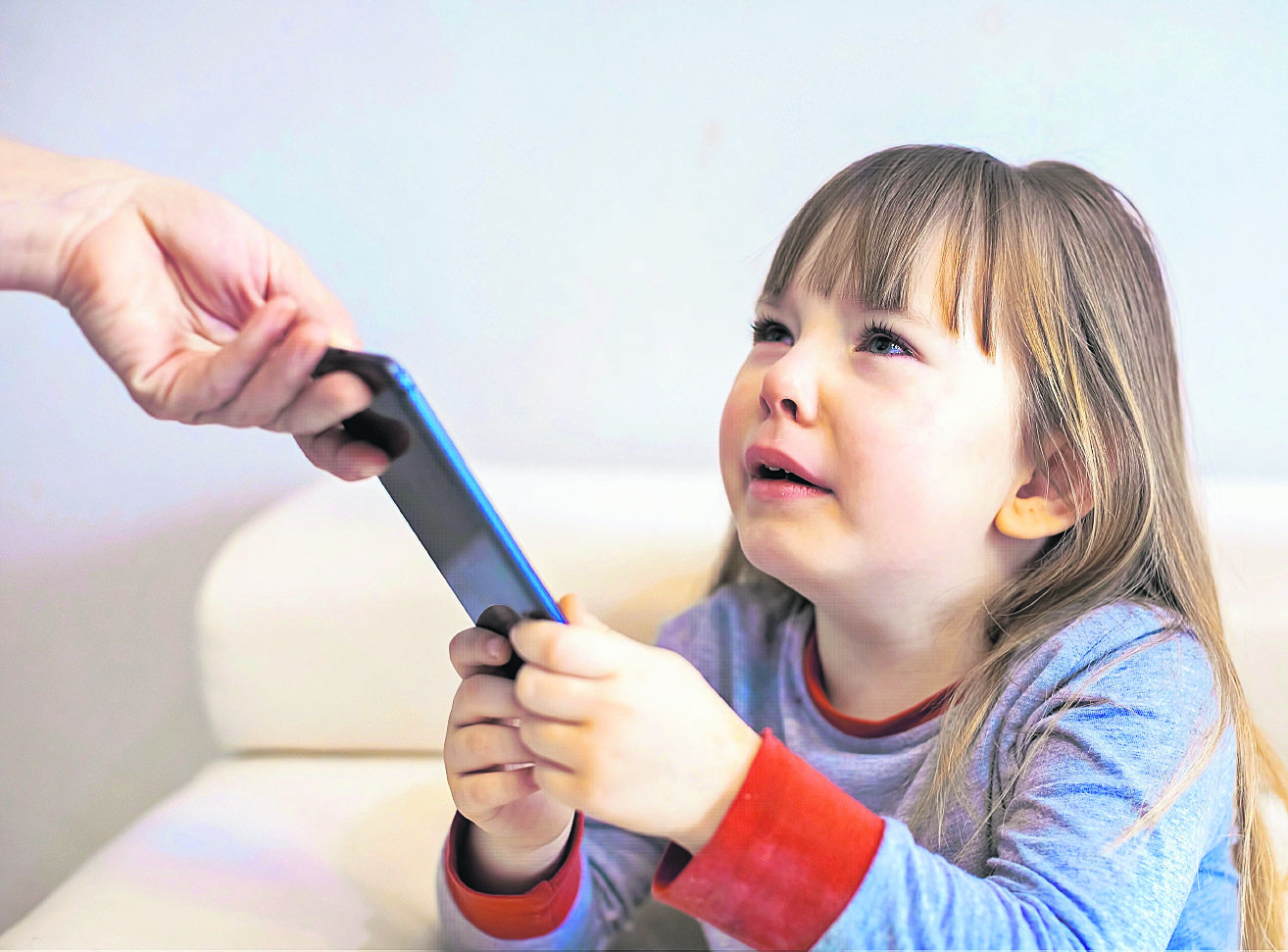 Uso temprano del celular afecta la salud mental, según estudio